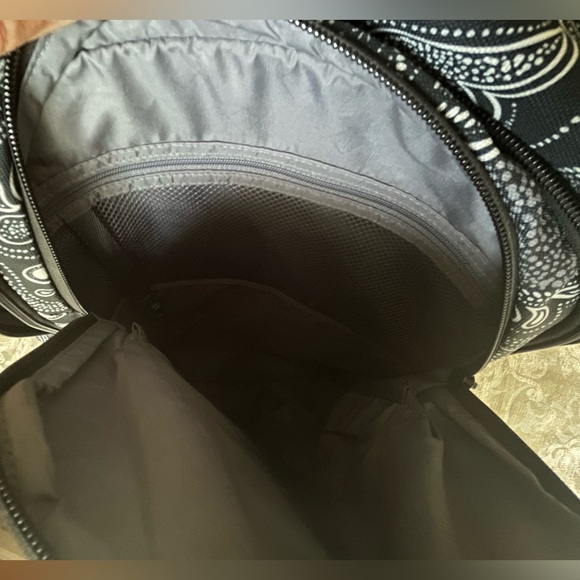 VERA BRADLEY BACKPACK - Picture 8 of 12